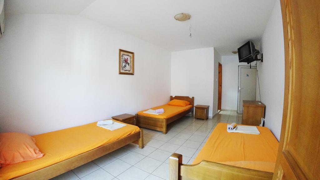 Guesthouse Sun Hostel Budva Buitenkant foto