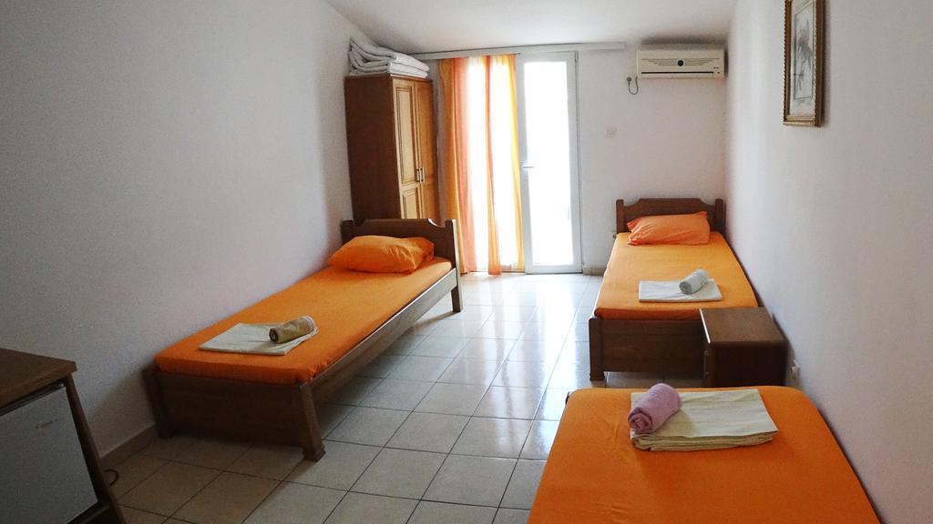 Guesthouse Sun Hostel Budva Buitenkant foto