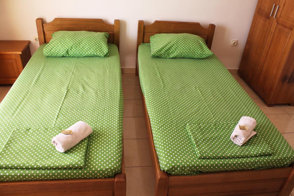 Guesthouse Sun Hostel Budva Buitenkant foto