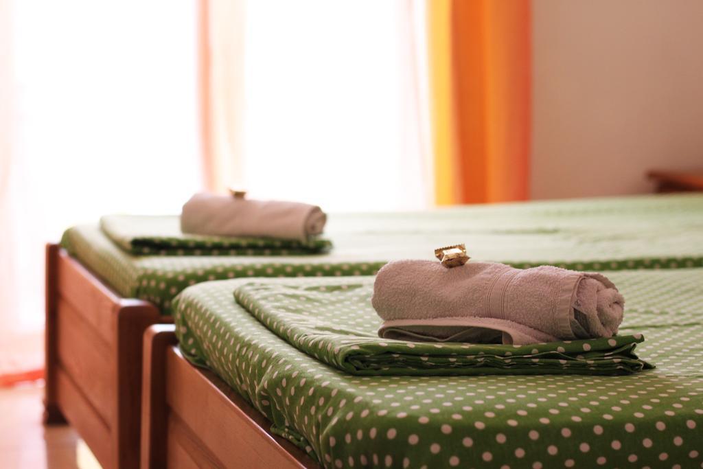 Guesthouse Sun Hostel Budva Buitenkant foto
