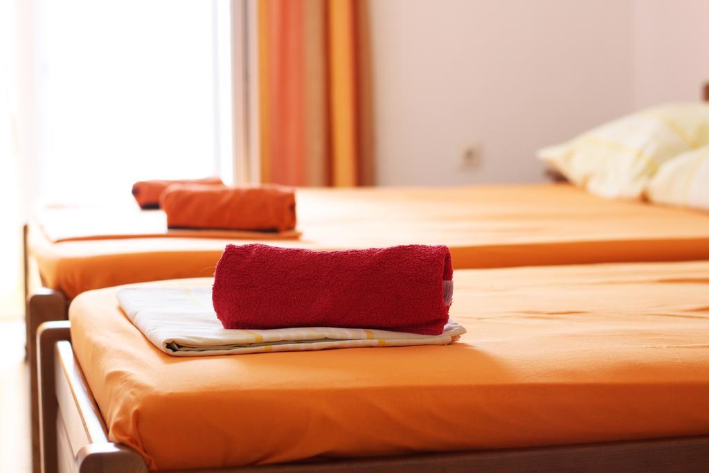 Guesthouse Sun Hostel Budva Buitenkant foto