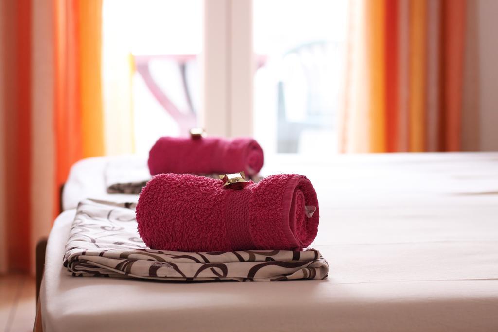 Guesthouse Sun Hostel Budva Buitenkant foto