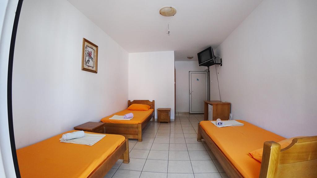 Guesthouse Sun Hostel Budva Buitenkant foto