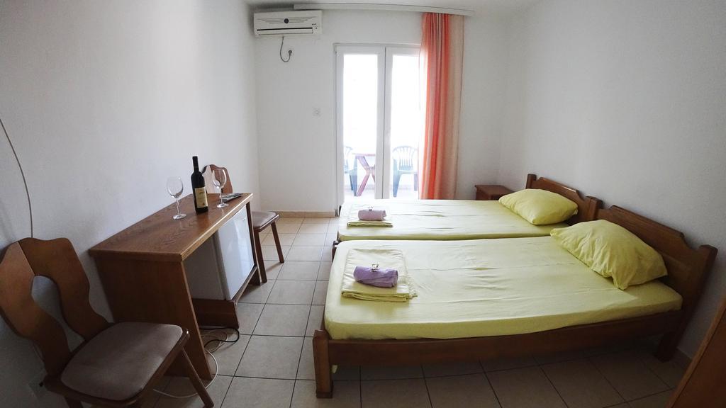 Guesthouse Sun Hostel Budva Buitenkant foto