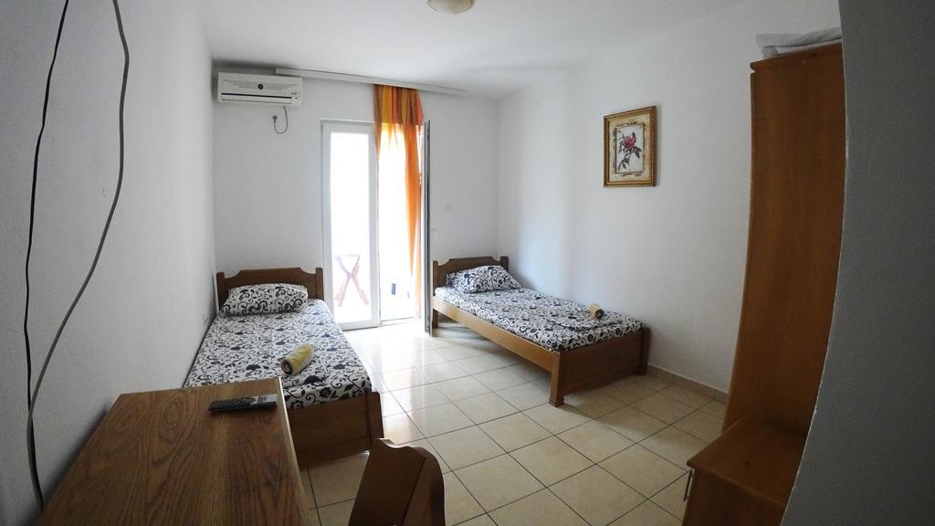 Guesthouse Sun Hostel Budva Buitenkant foto