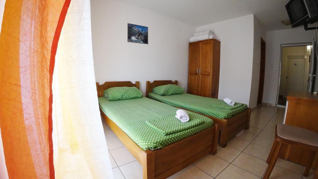 Guesthouse Sun Hostel Budva Buitenkant foto