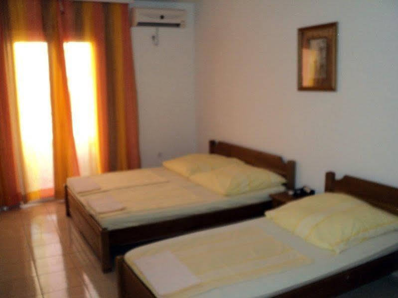 Guesthouse Sun Hostel Budva Buitenkant foto