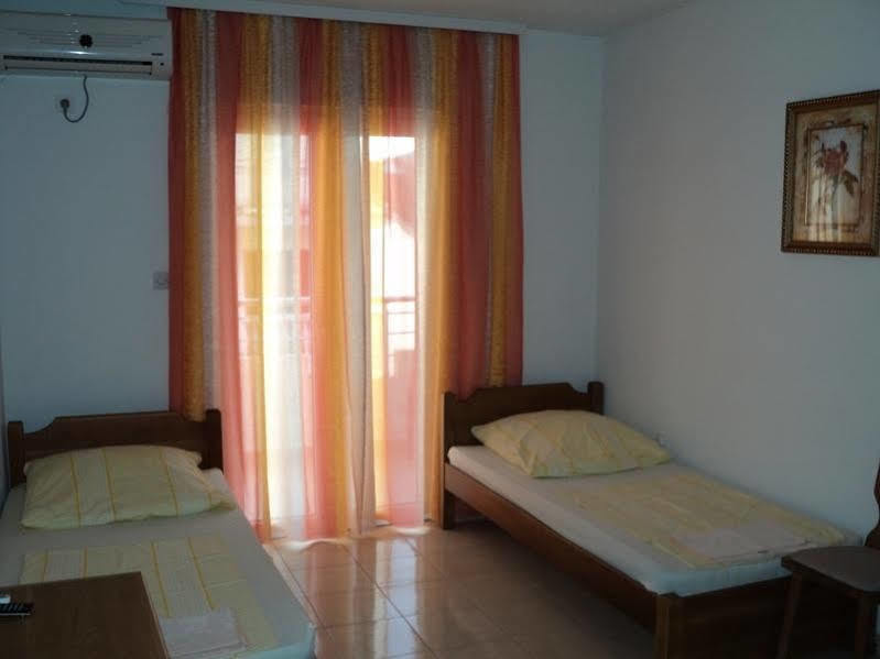 Guesthouse Sun Hostel Budva Buitenkant foto