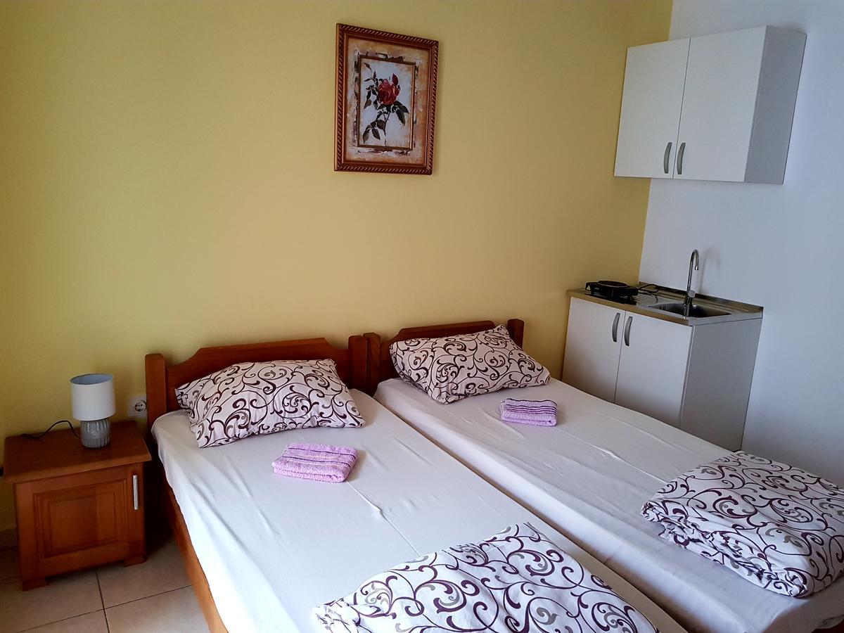 Guesthouse Sun Hostel Budva Buitenkant foto