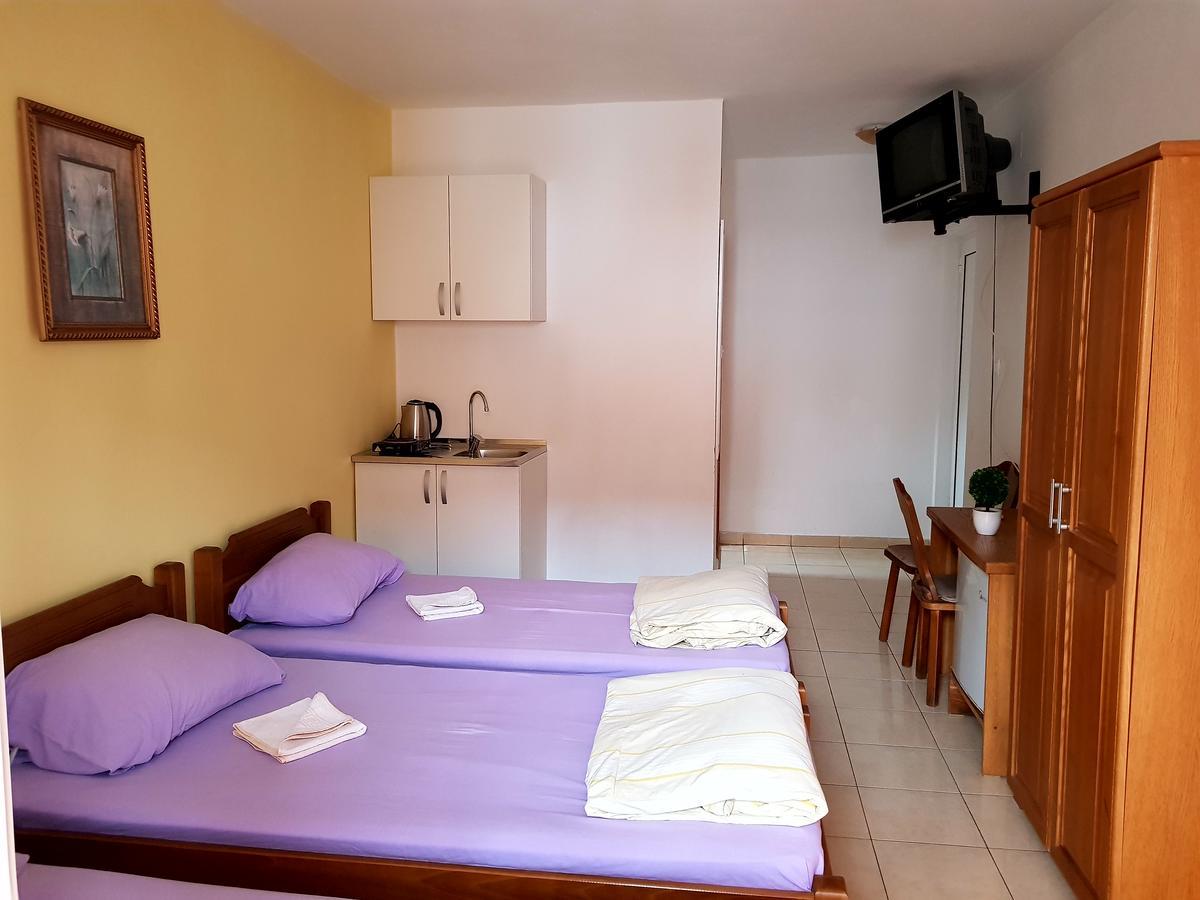 Guesthouse Sun Hostel Budva Buitenkant foto