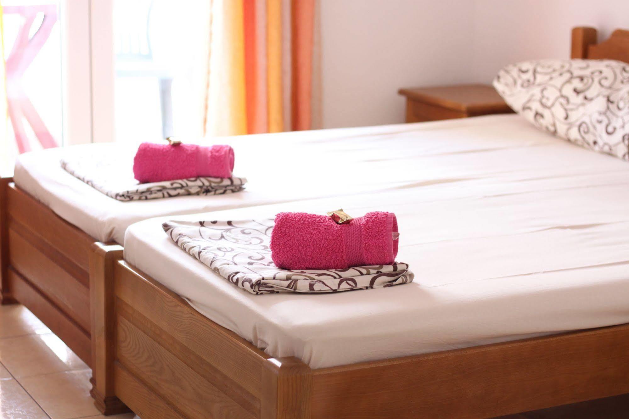 Guesthouse Sun Hostel Budva Buitenkant foto