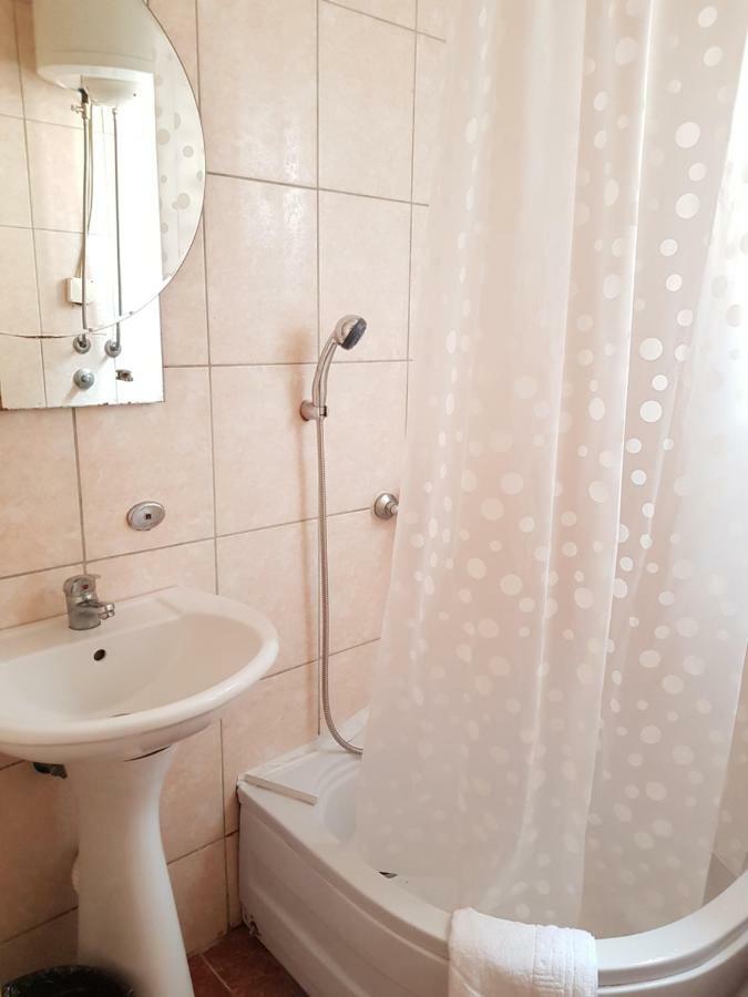 Guesthouse Sun Hostel Budva Buitenkant foto