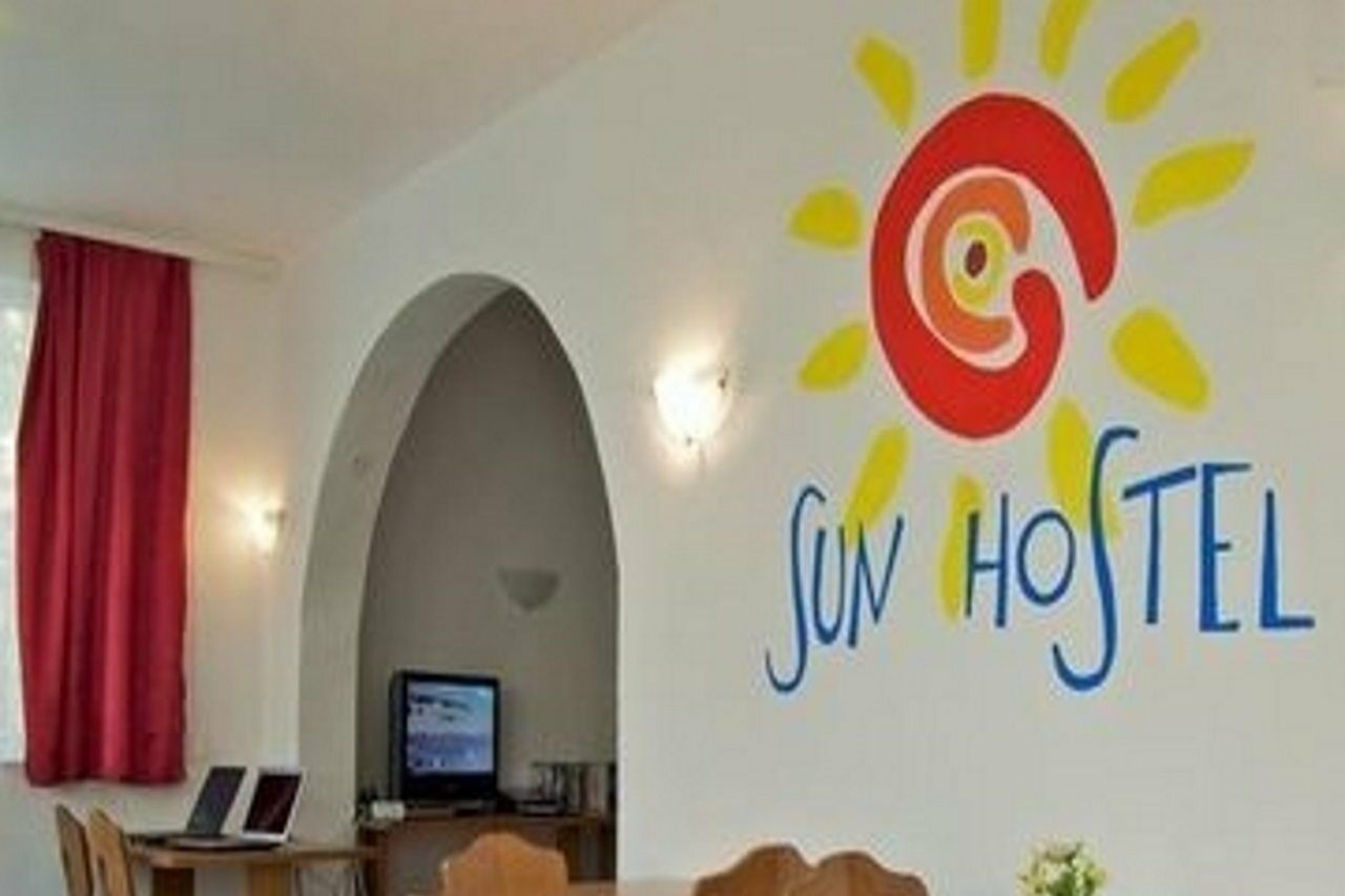 Guesthouse Sun Hostel Budva Buitenkant foto
