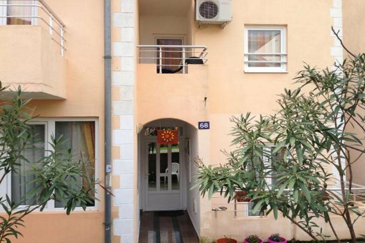 Guesthouse Sun Hostel Budva Buitenkant foto